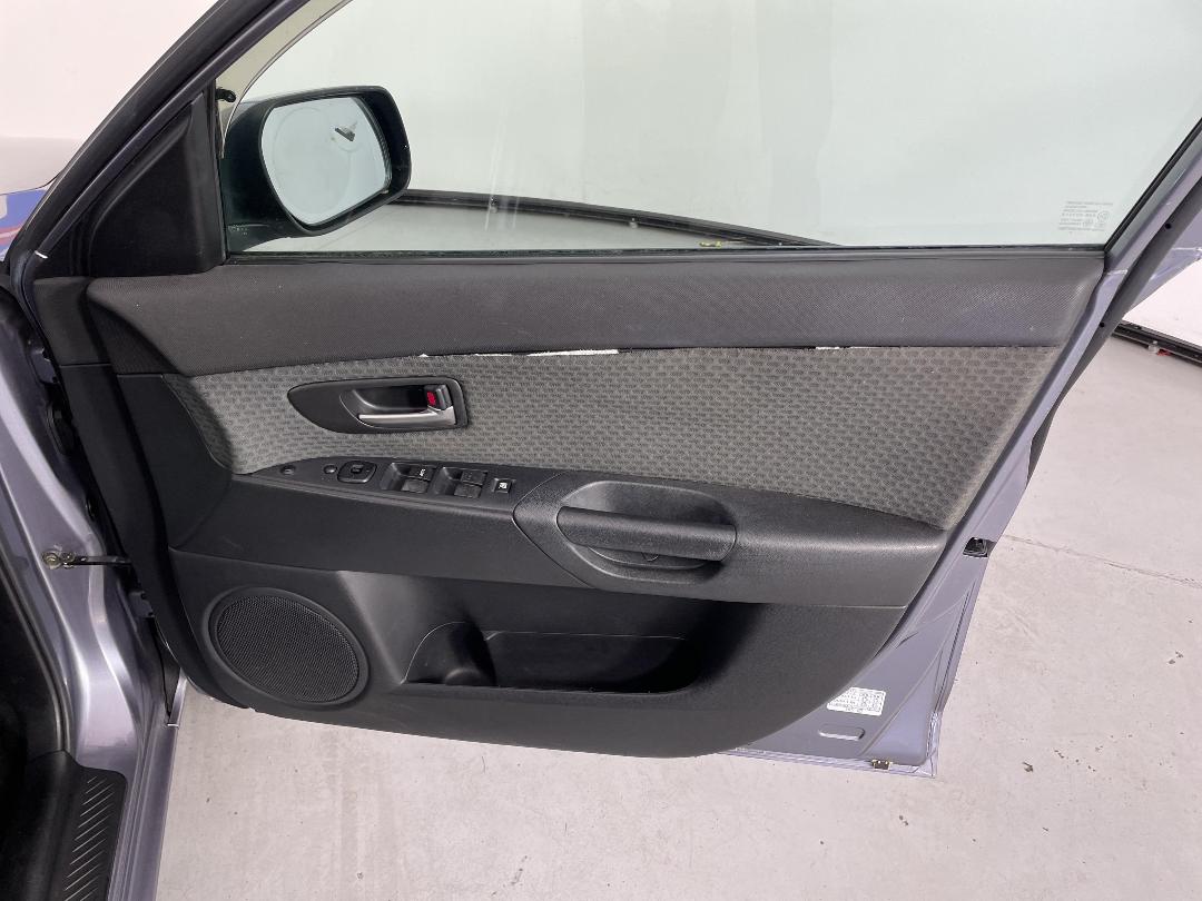 Photo '15' of Mazda Axela Photo '15' of Mazda Axela