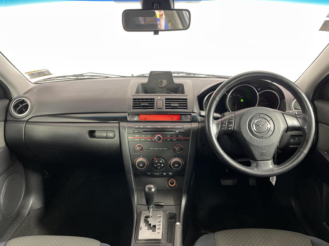 Photo '17' of Mazda Axela Photo '17' of Mazda Axela