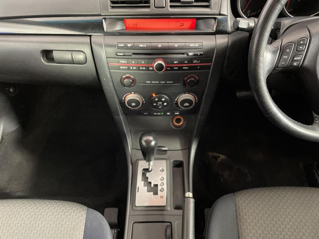 Photo '18' of Mazda Axela Photo '18' of Mazda Axela