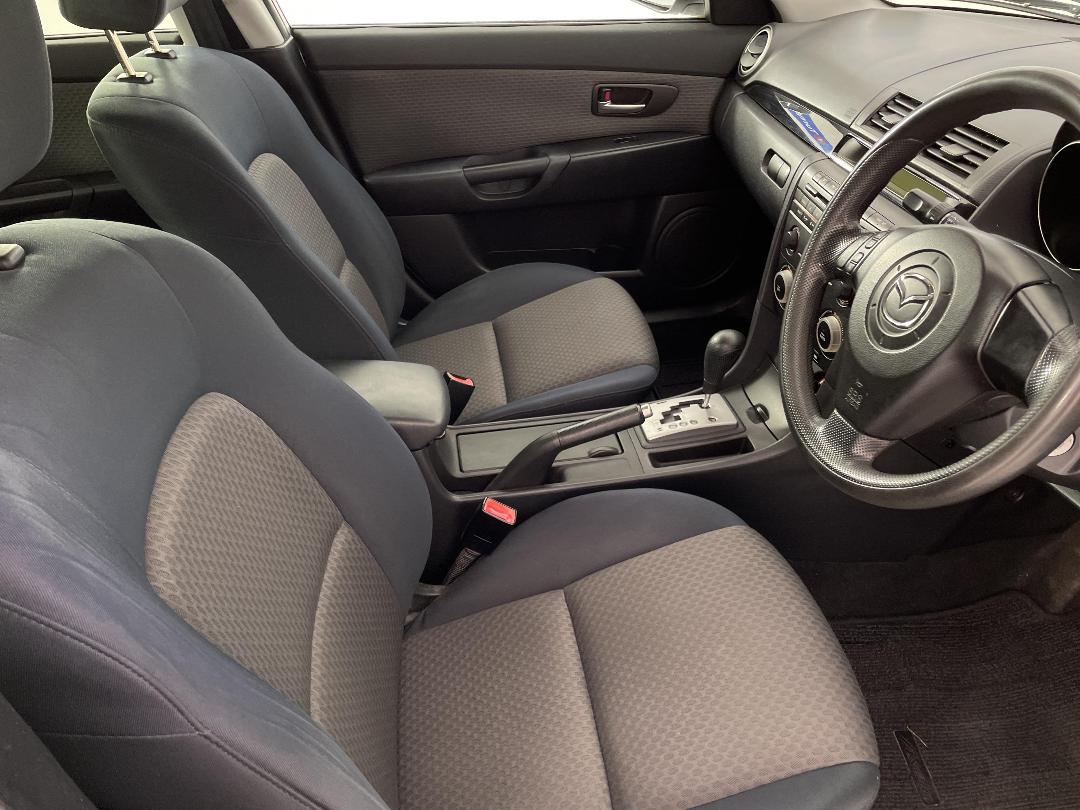 Photo '16' of Mazda Axela Photo '16' of Mazda Axela