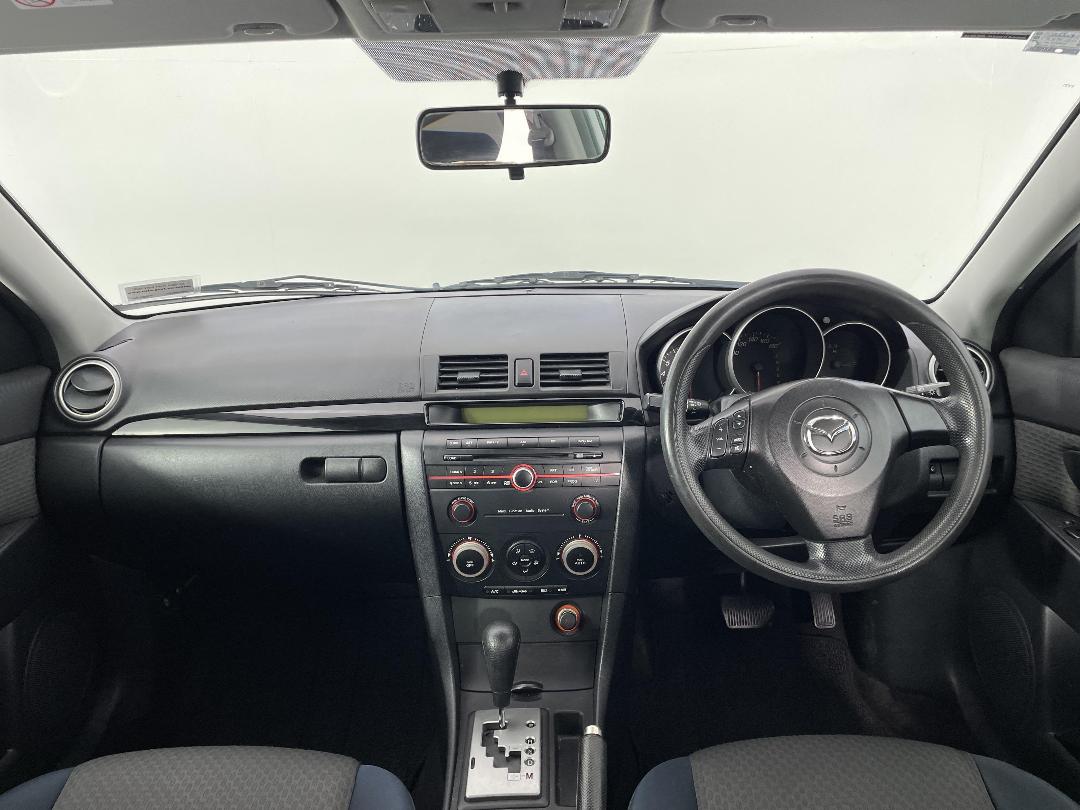 Photo '17' of Mazda Axela Photo '17' of Mazda Axela