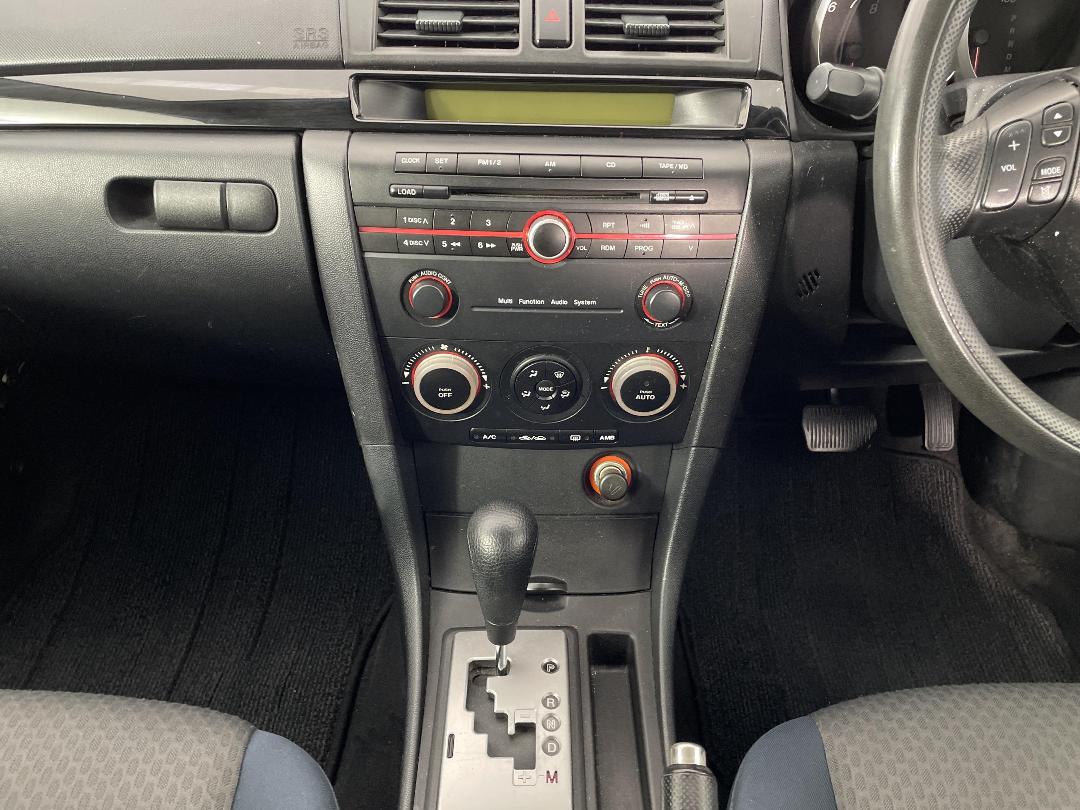 Photo '18' of Mazda Axela Photo '18' of Mazda Axela