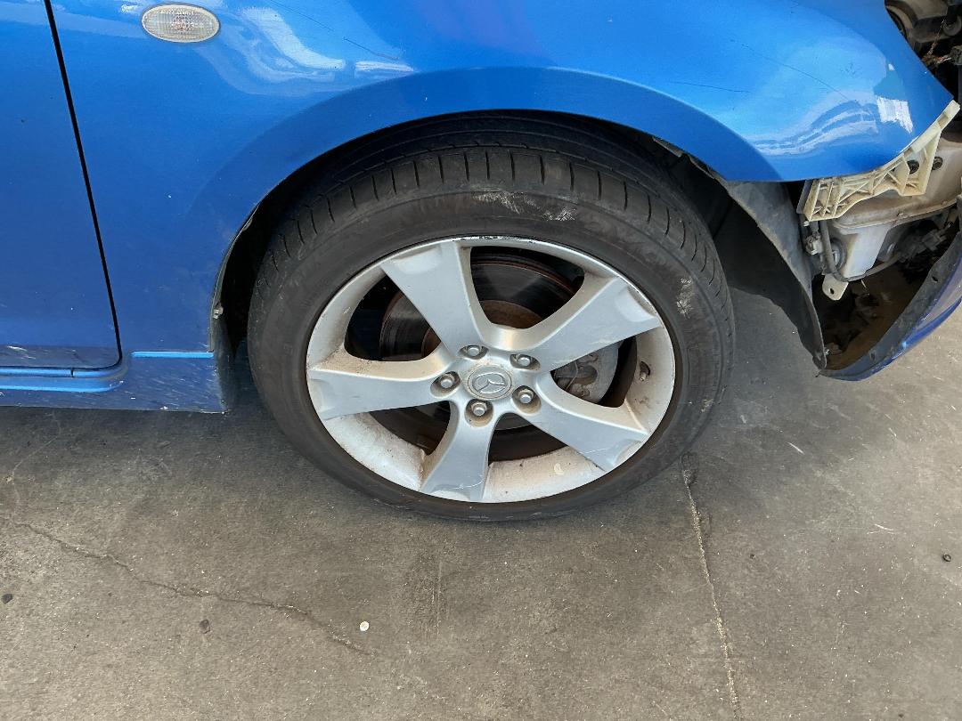 Photo '2' of Mazda Axela Photo '2' of Mazda Axela