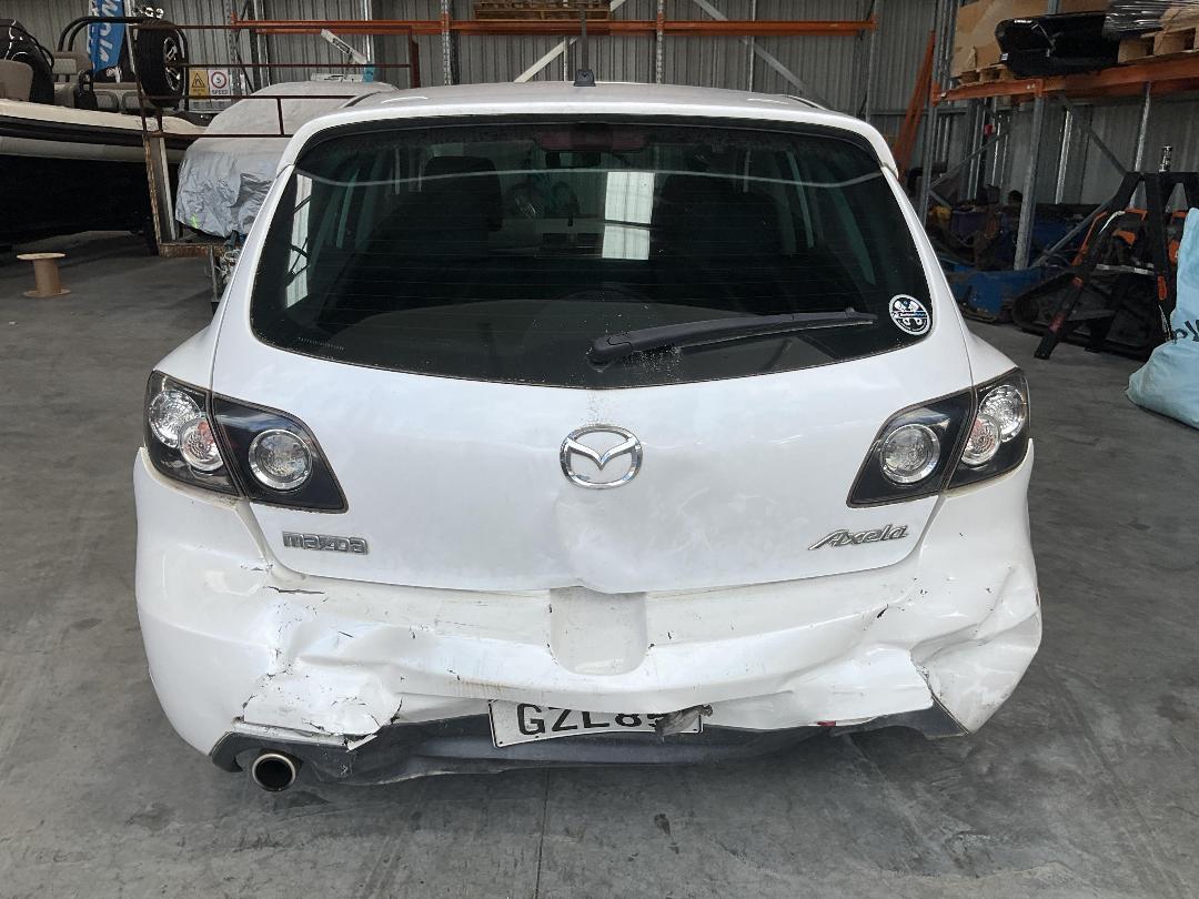 Photo '8' of Mazda Axela Photo '8' of Mazda Axela