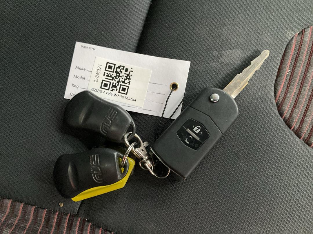 Photo '28' of Mazda Axela Photo '28' of Mazda Axela