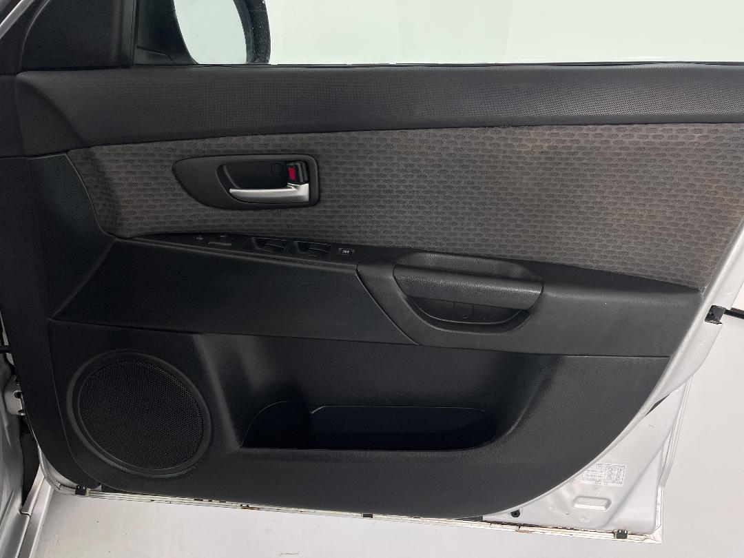 Photo '15' of Mazda Axela Photo '15' of Mazda Axela