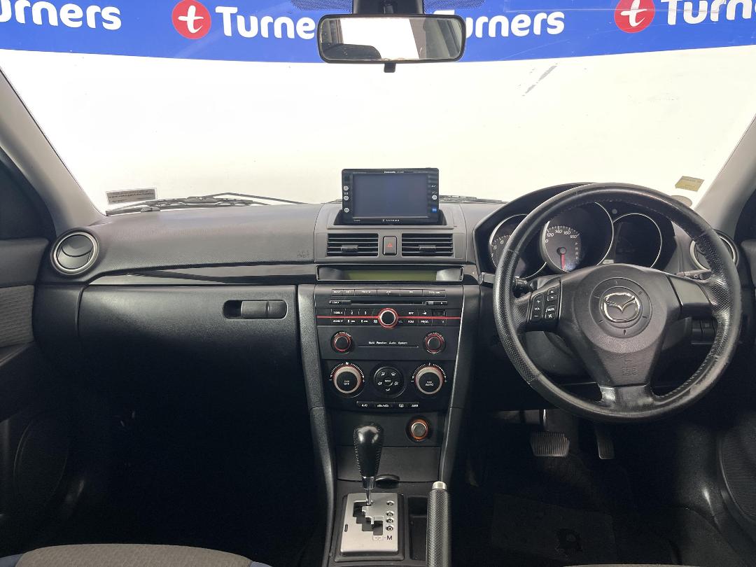 Photo '17' of Mazda Axela Photo '17' of Mazda Axela