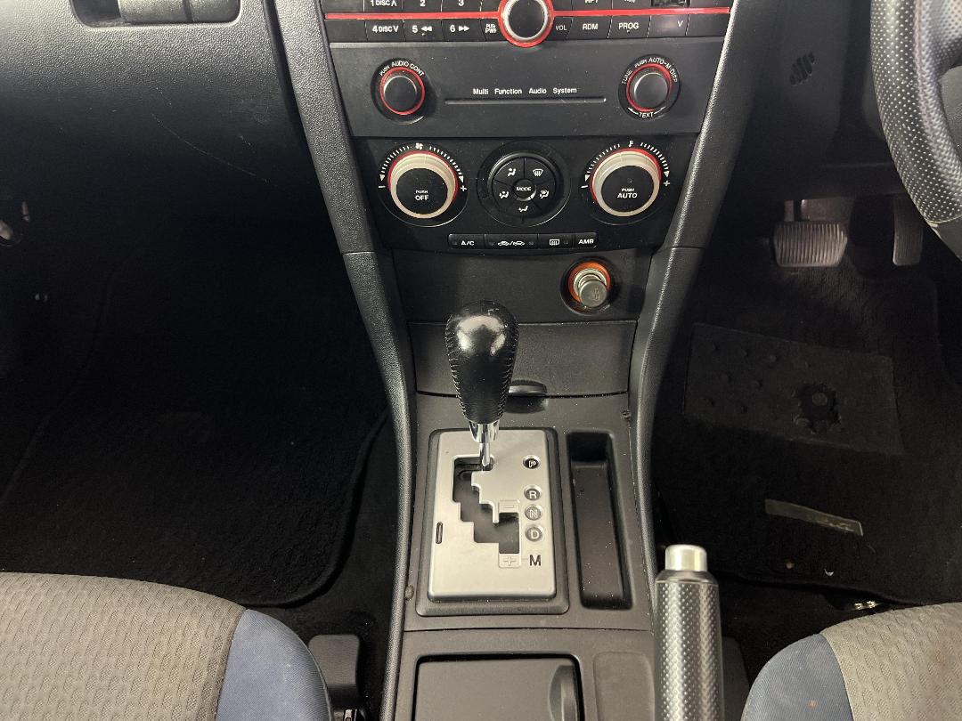 Photo '18' of Mazda Axela Photo '18' of Mazda Axela