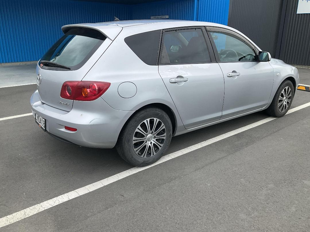 Photo '8' of Mazda Axela