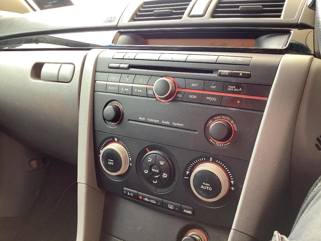 Photo '25' of Mazda Axela