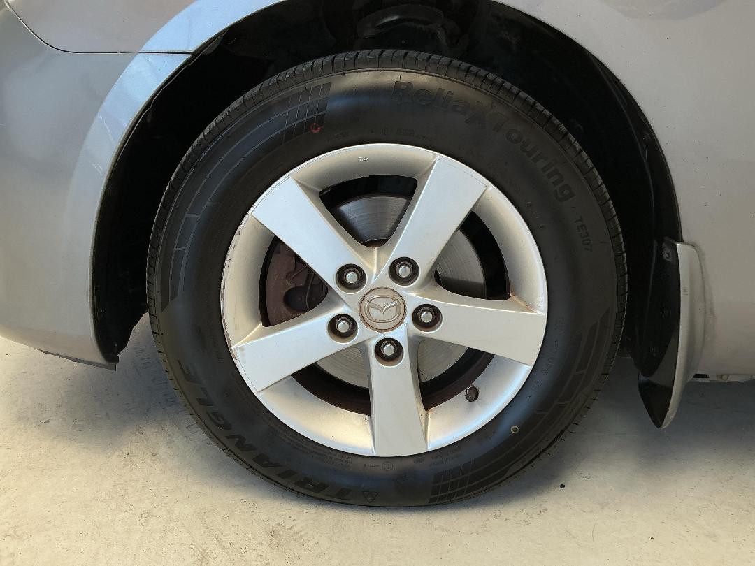 Photo '10' of Mazda Axela