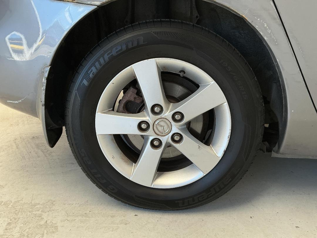 Photo '12' of Mazda Axela