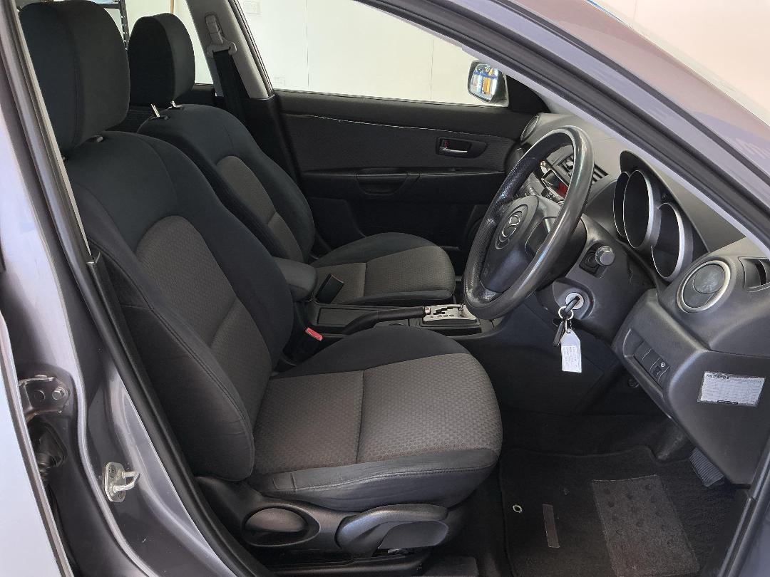 Photo '16' of Mazda Axela