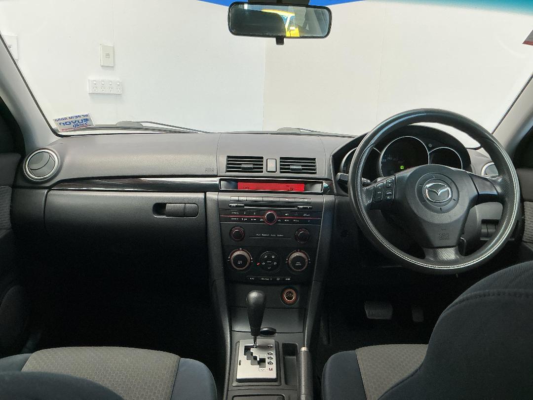 Photo '17' of Mazda Axela