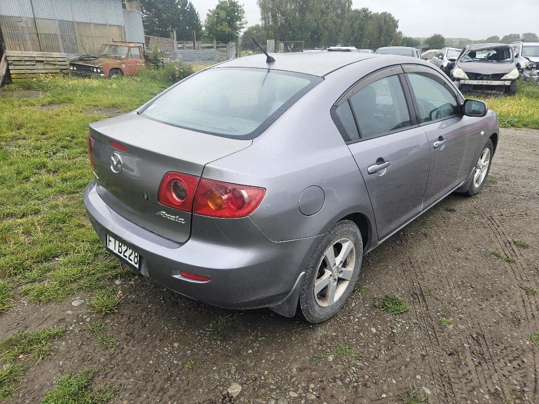 Photo '2' of Mazda Axela Photo '2' of Mazda Axela