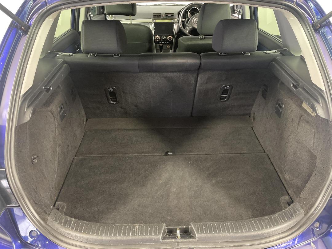 Photo '14' of Mazda Axela