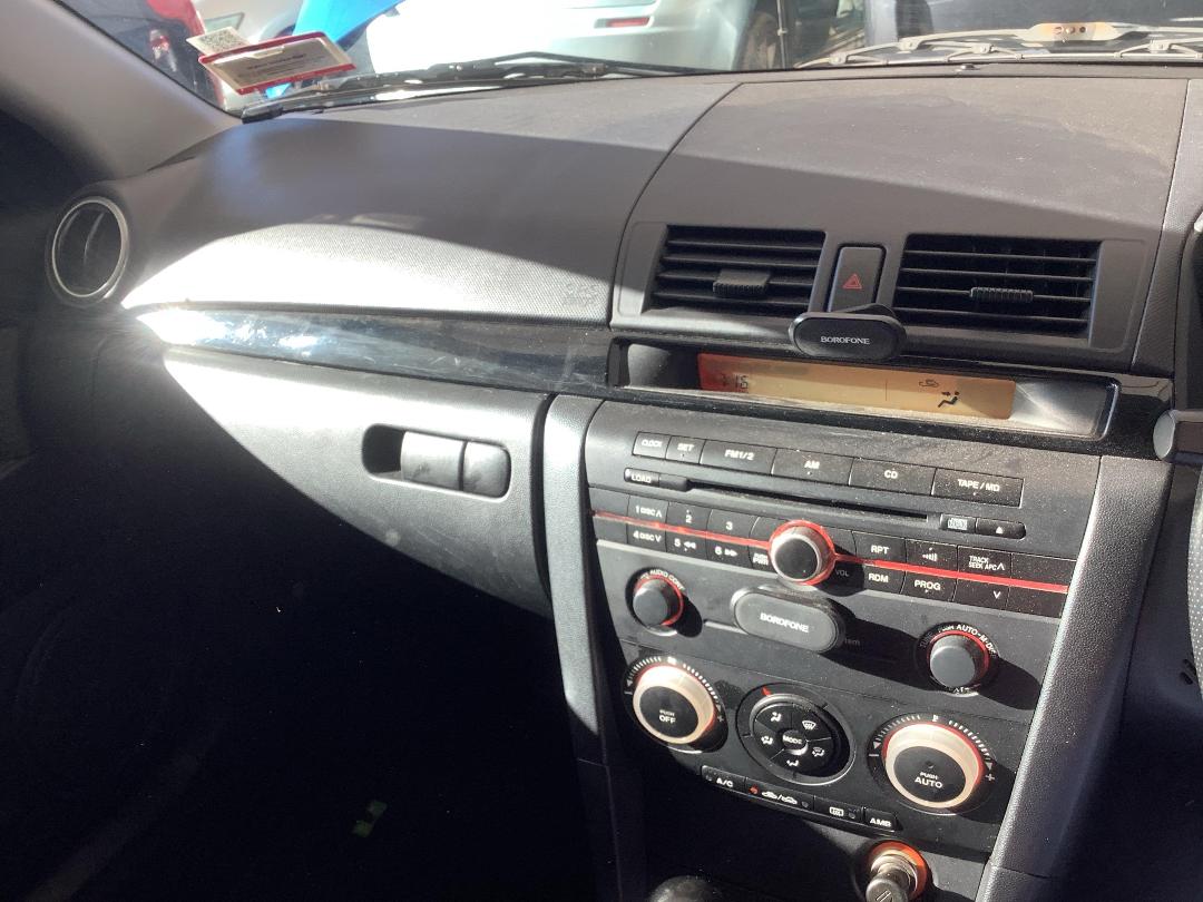 Photo '15' of Mazda Axela