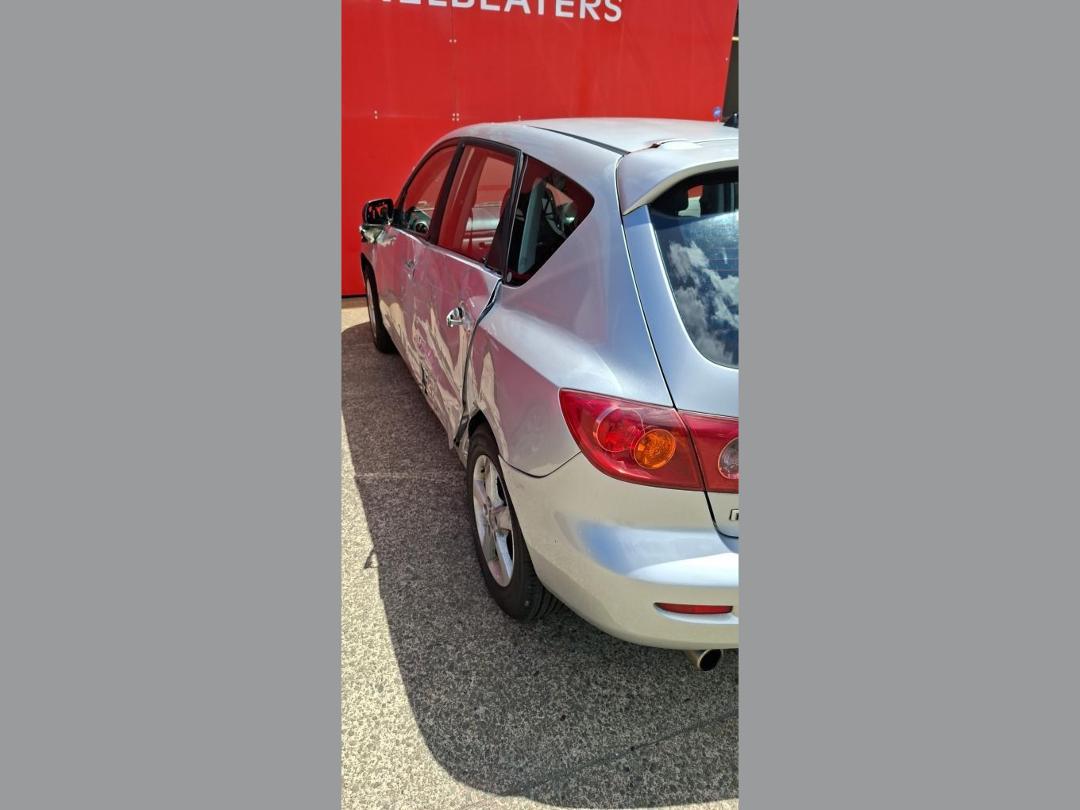 Photo '12' of Mazda Axela