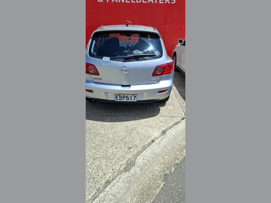 Photo '21' of Mazda Axela