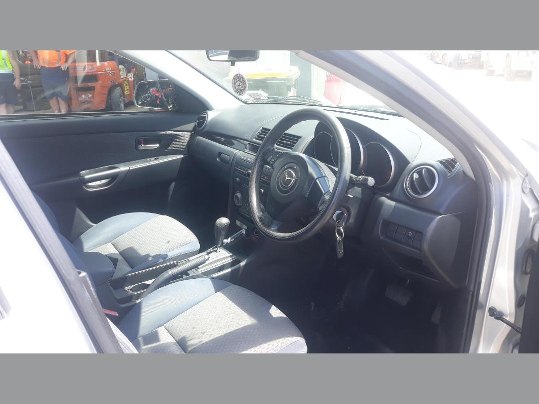 Photo '6' of Mazda Axela