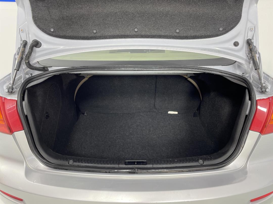 Photo '14' of Mazda Axela