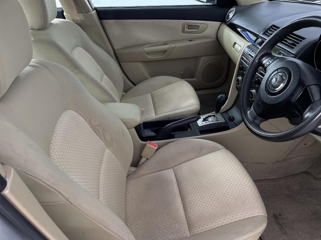 Photo '16' of Mazda Axela