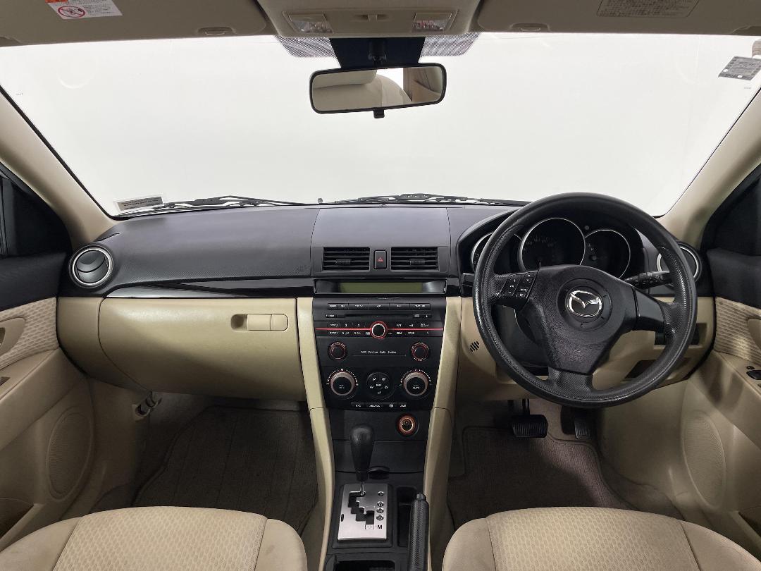 Photo '17' of Mazda Axela