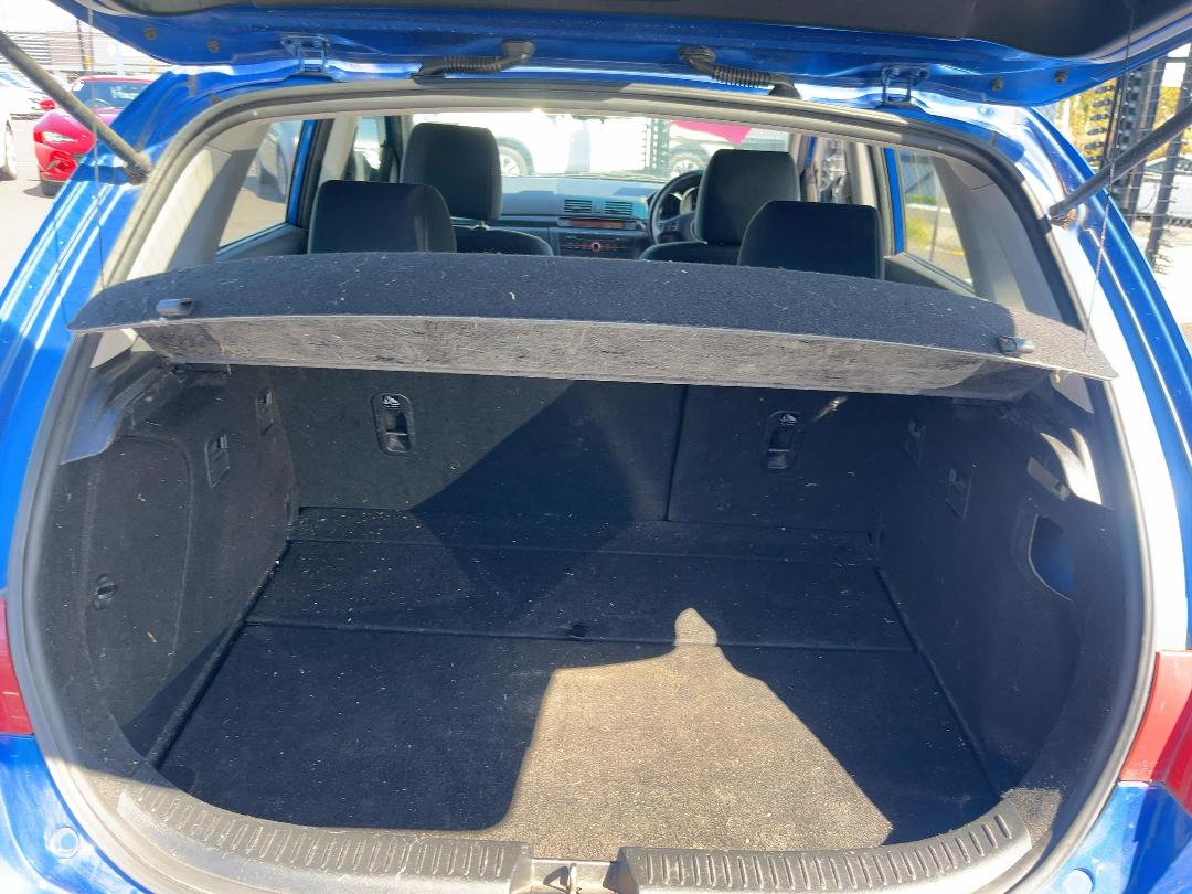 Photo '17' of Mazda Axela