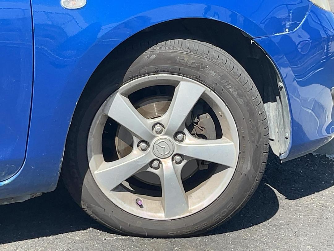 Photo '11' of Mazda Axela