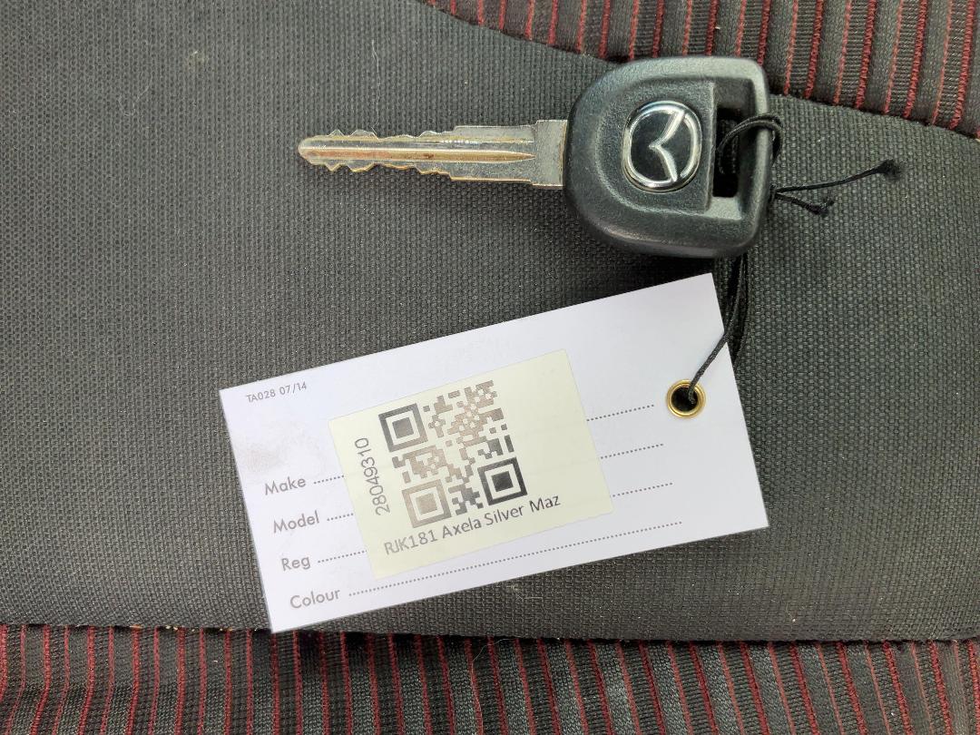 Photo '27' of Mazda Axela