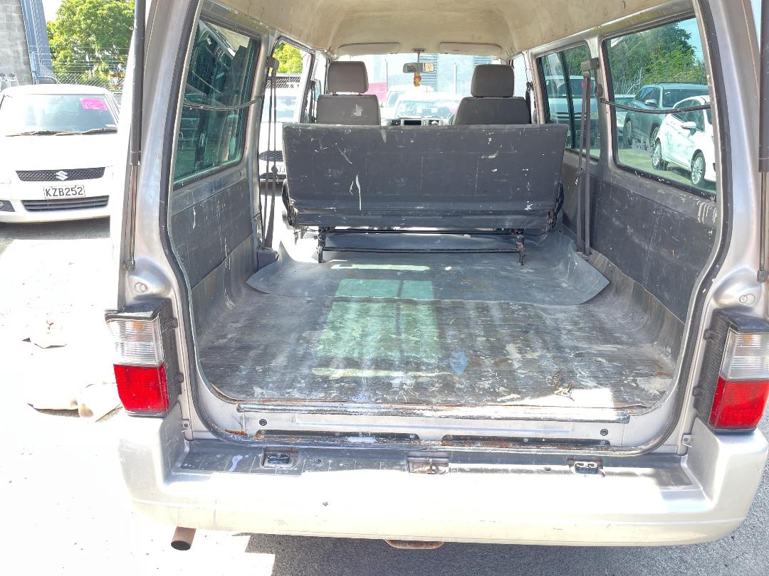 Photo '8' of Mazda Bongo