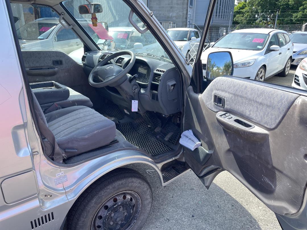 Photo '9' of Mazda Bongo