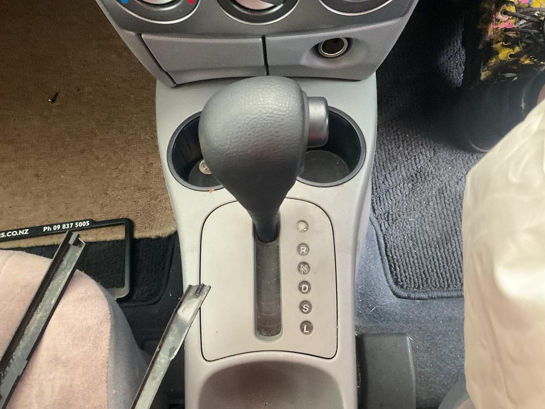 Photo '10' of Mazda Demio Photo '10' of Mazda Demio