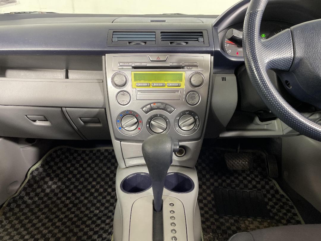 Photo '18' of Mazda Demio Photo '18' of Mazda Demio