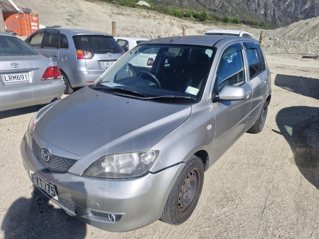 Photo '2' of Mazda Demio Photo '2' of Mazda Demio