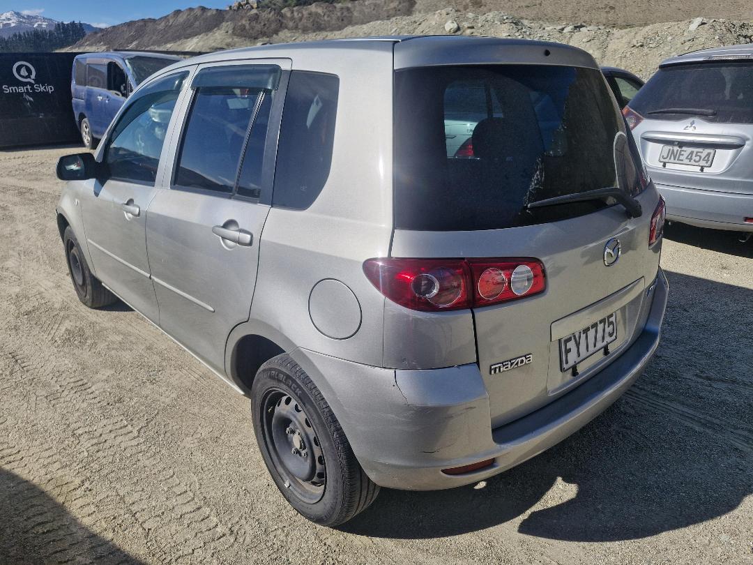 Photo '4' of Mazda Demio Photo '4' of Mazda Demio