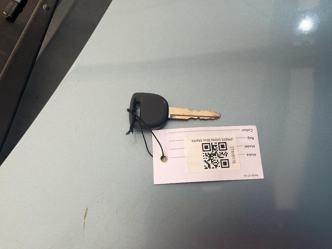 Photo '13' of Mazda Demio