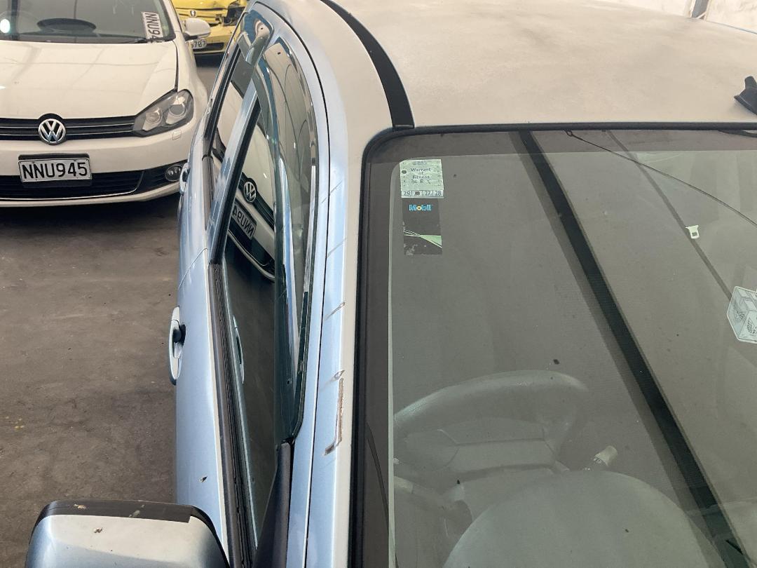 Photo '14' of Mazda Demio