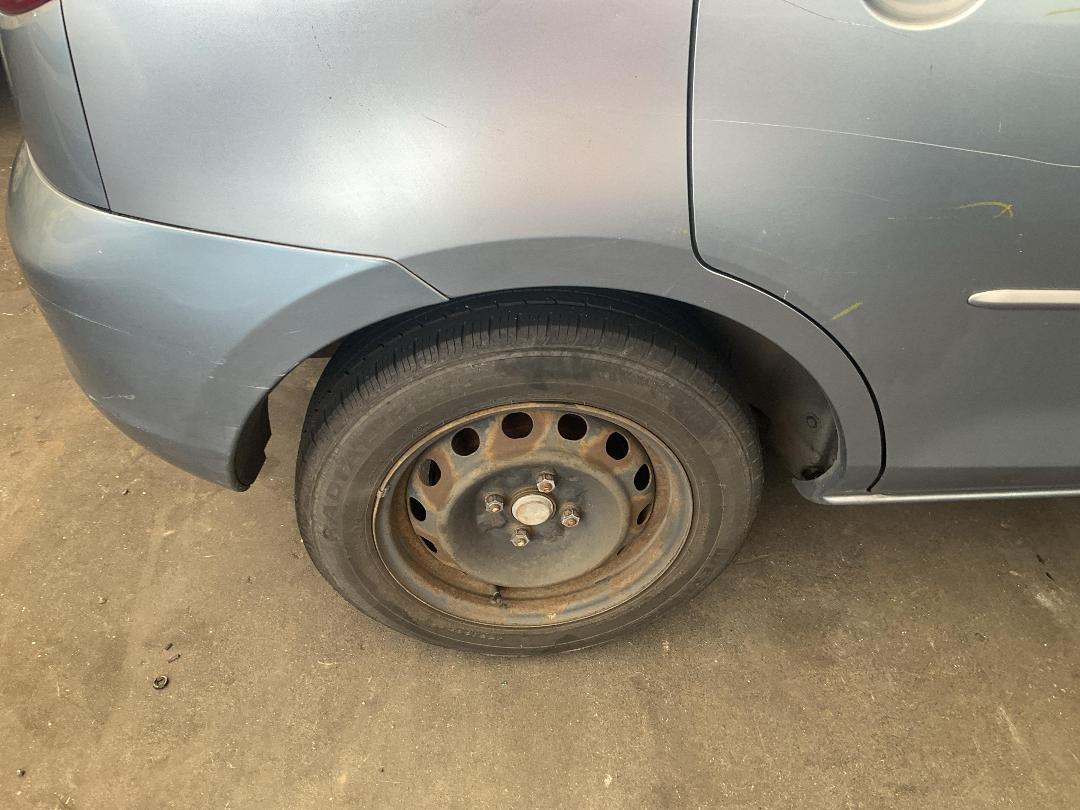 Photo '18' of Mazda Demio