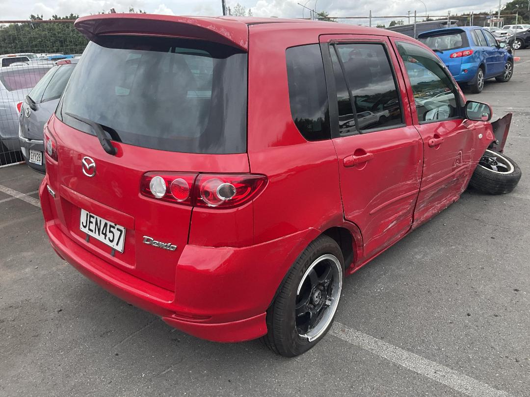 Photo '4' of Mazda Demio