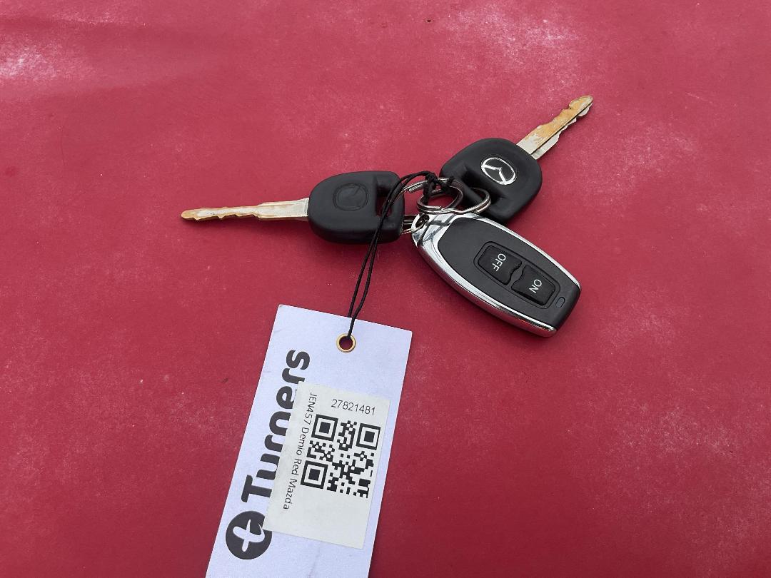 Photo '6' of Mazda Demio