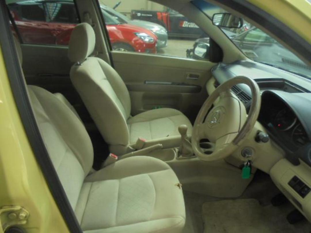 Photo '7' of Mazda Demio