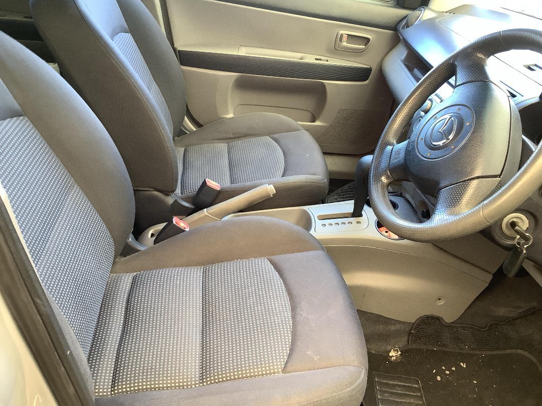 Photo '15' of Mazda Demio Photo '15' of Mazda Demio