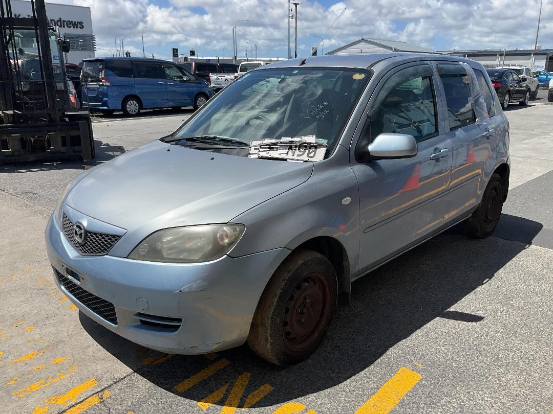 Photo '3' of Mazda Demio Photo '3' of Mazda Demio