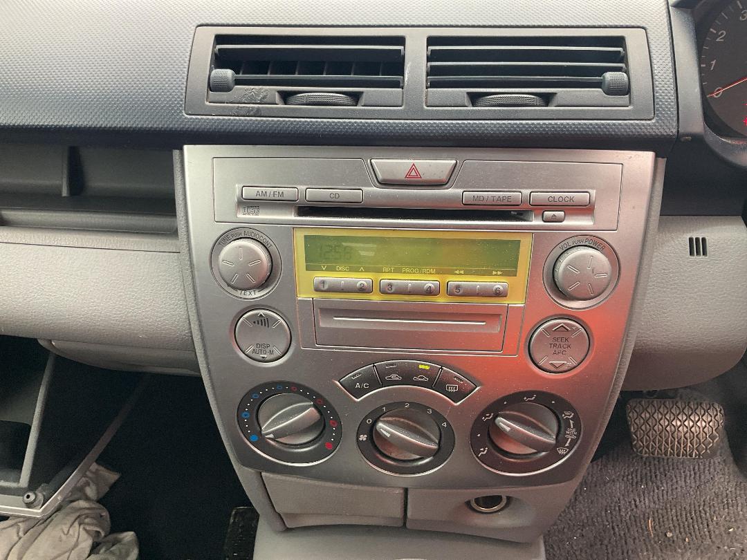 Photo '11' of Mazda Demio Photo '11' of Mazda Demio