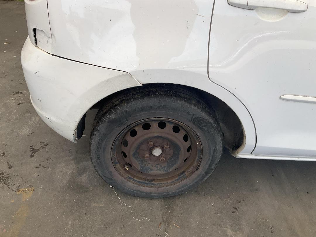 Photo '16' of Mazda Demio Photo '16' of Mazda Demio