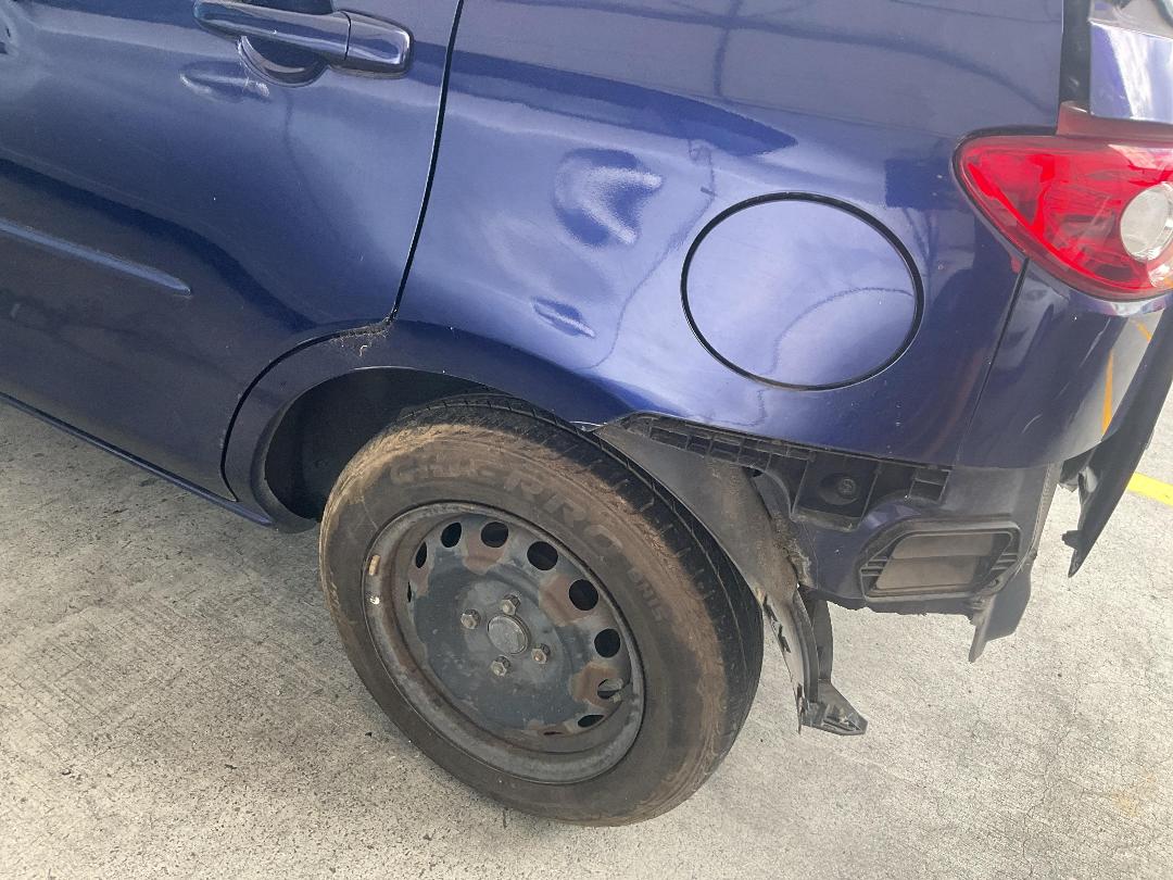 Photo '10' of Mazda Demio