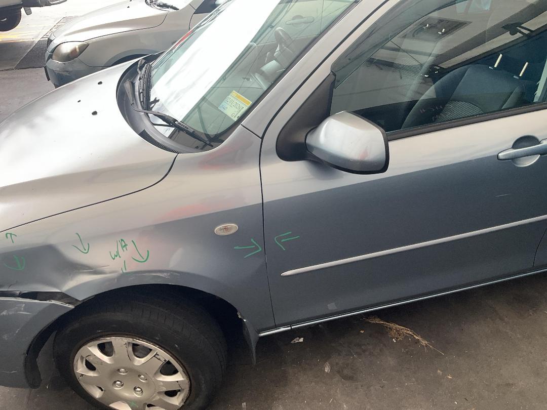 Photo '8' of Mazda Demio Photo '8' of Mazda Demio