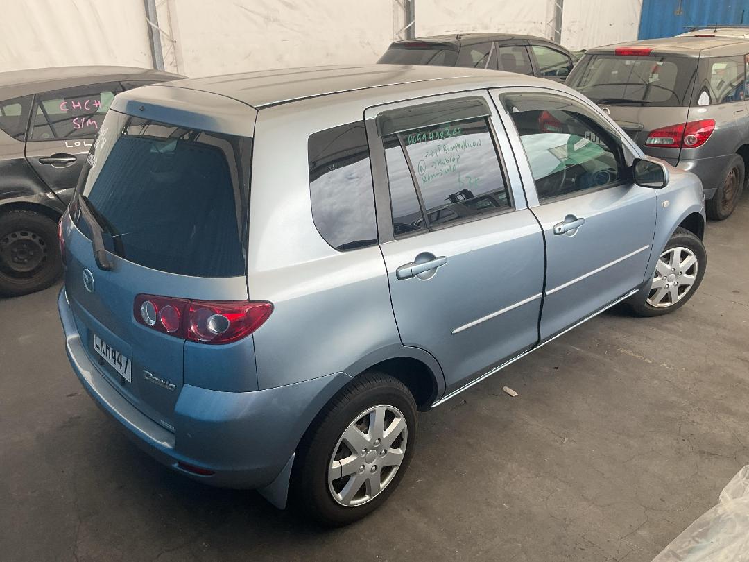 Photo '13' of Mazda Demio Photo '13' of Mazda Demio