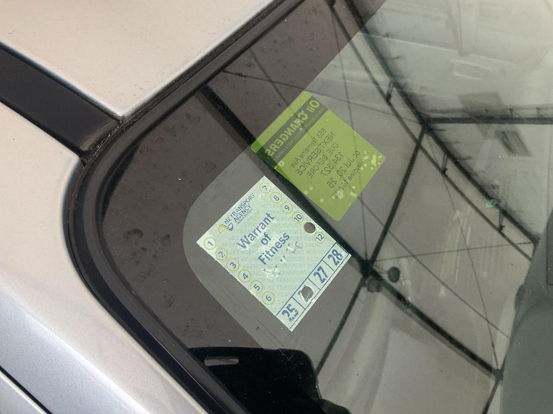 Photo '24' of Mazda Demio Photo '24' of Mazda Demio